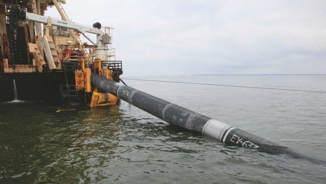 Установка трубопроводов на морском дне
