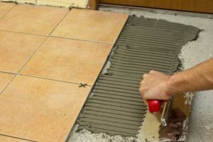 Укладка плитки при расположении сливного трапа