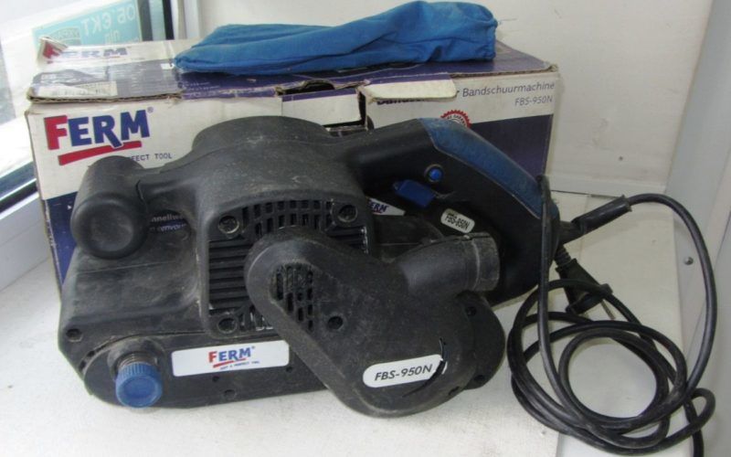 Ленточная шлифмашина FERM FBS-950N